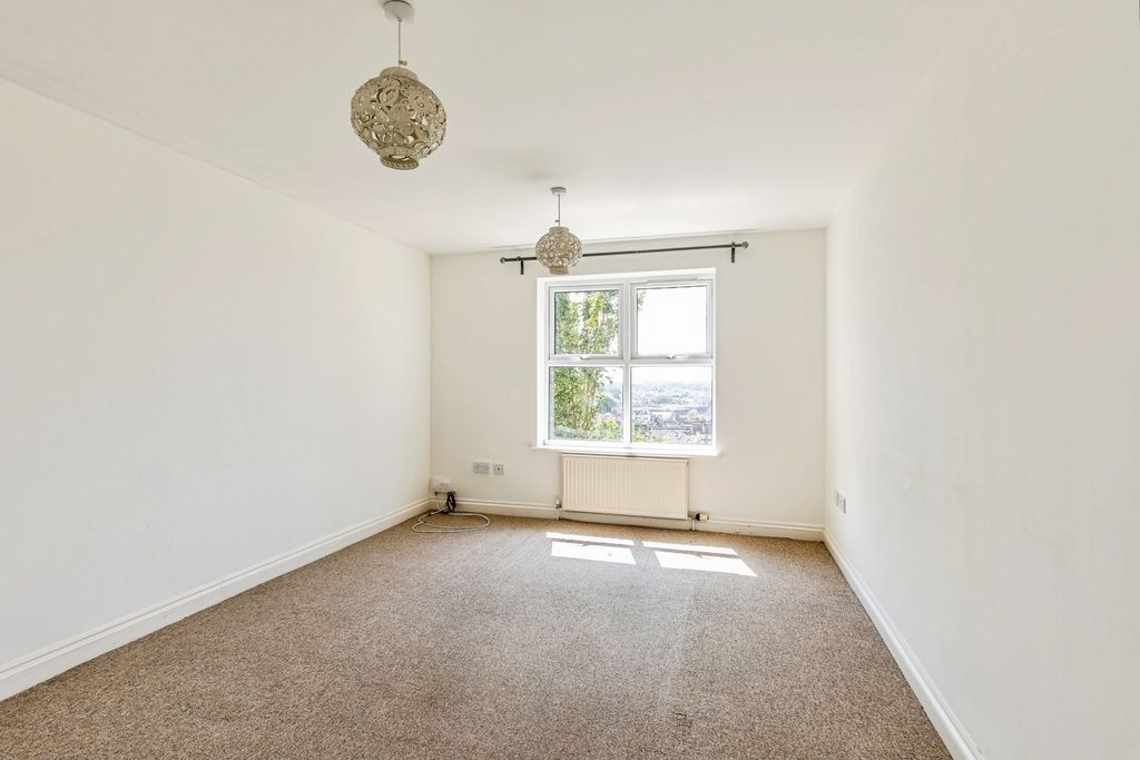 Property photo 3 of 15 Pbox-Img.Jpg