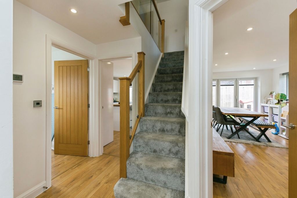 Property photo 2 of 22 Pbox-Img.Jpg
