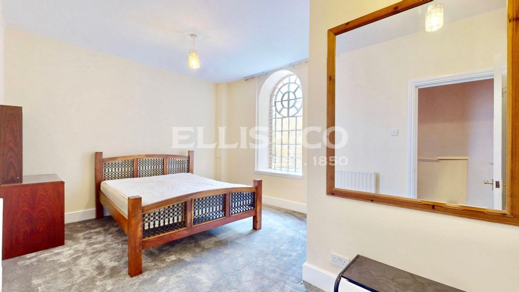 Property photo 3 of 27 Picture No. 04
