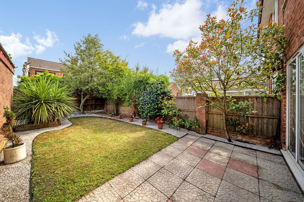 Property photo 2 of 22