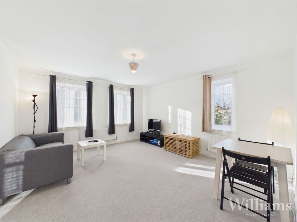 Property photo 2 of 8