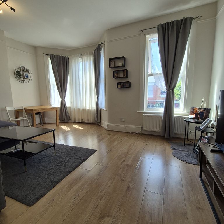 Property photo 3 of 11