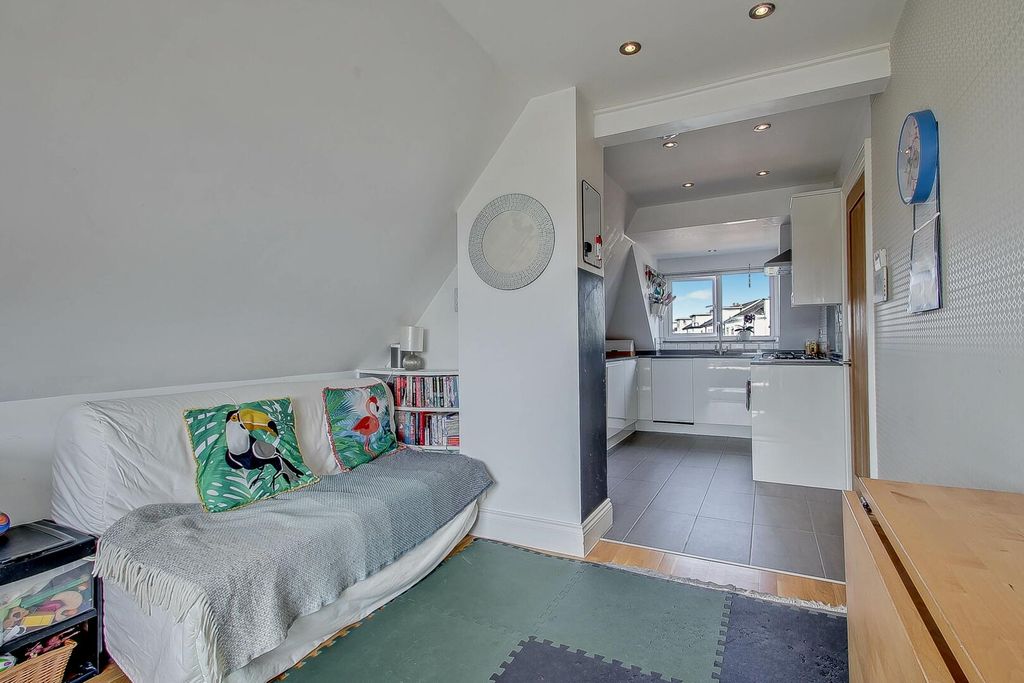 Property photo 3 of 14 Kitchen