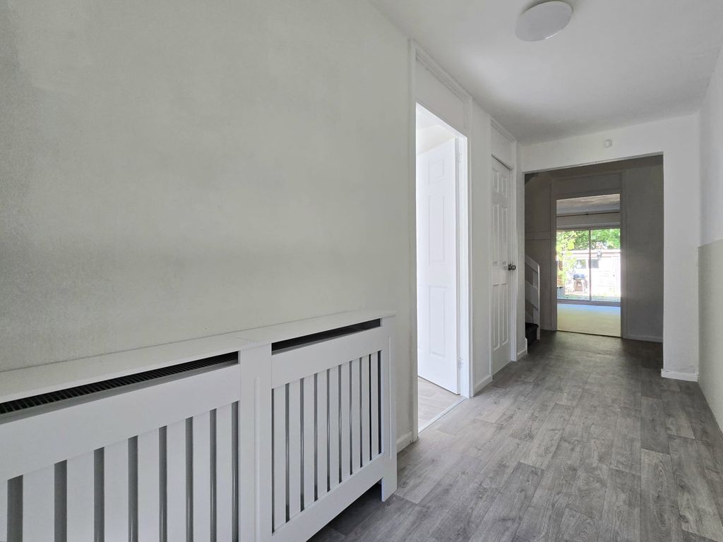 Property photo 2 of 33