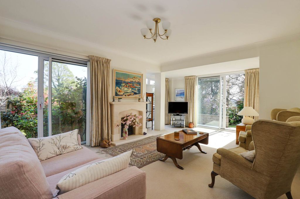 Property photo 2 of 35