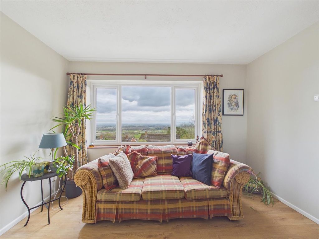 Property photo 2 of 26 Cam03972G0-Pr0324-Still021-001.Jpg