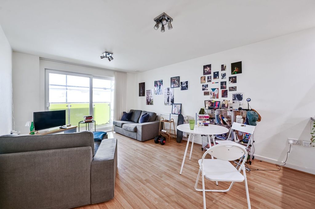 Property photo 1 of 5