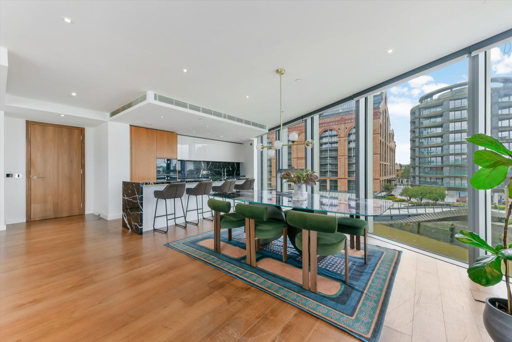 Property photo 3 of 16 Image