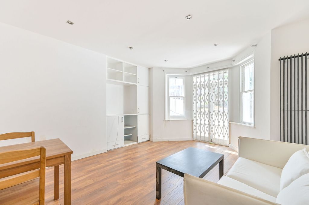 Property photo 1 of 8