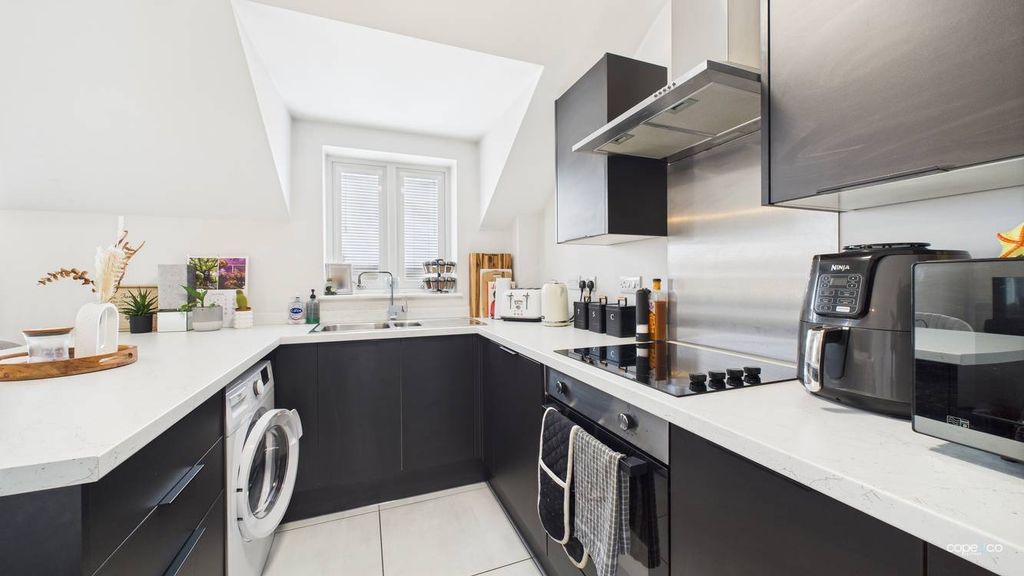 Property photo 2 of 8 4397094
