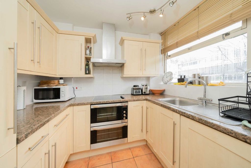 Property photo 2 of 5