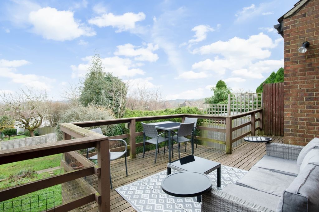 Property photo 2 of 9 External