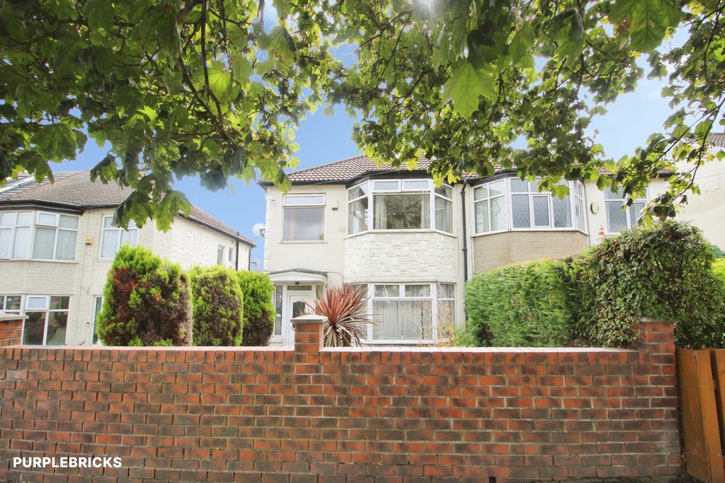 Property photo 2 of 28