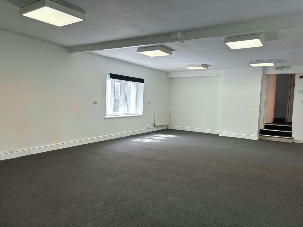 Property photo 3 of 3 Int 1 2nd.Jpg