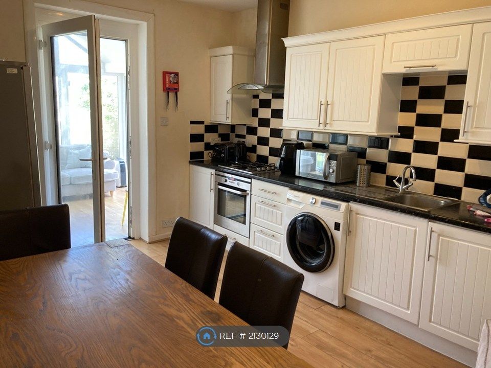 Property photo 3 of 27 Kitchen/Diner