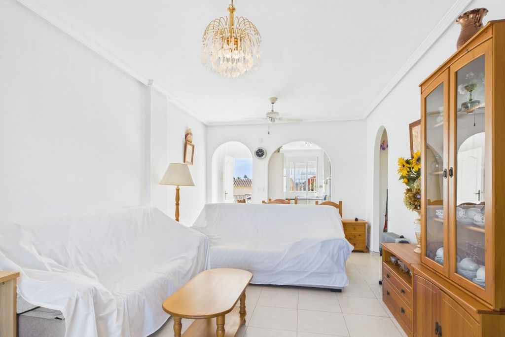 Property photo 2 of 39