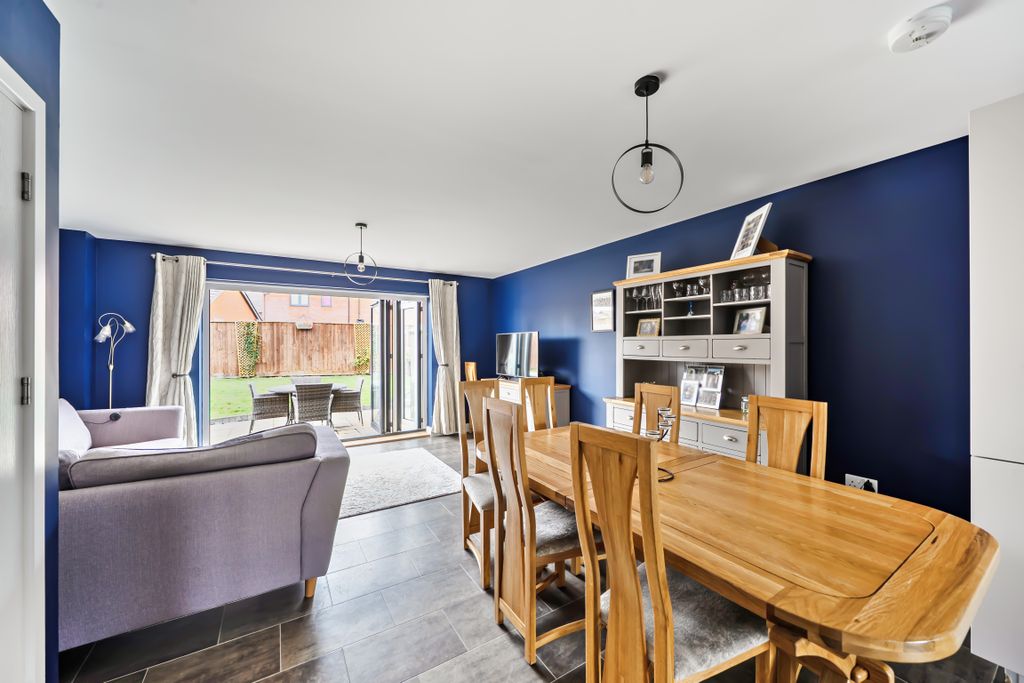 Property photo 3 of 21 153085419