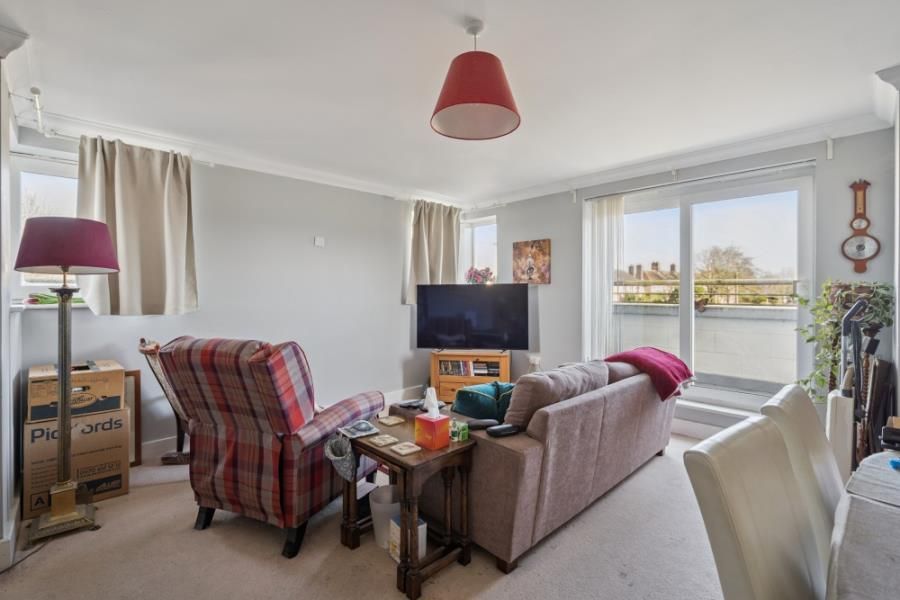 Property photo 2 of 8