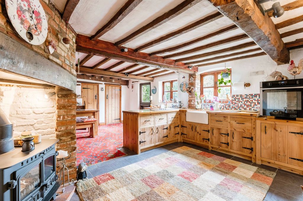 Property photo 3 of 32