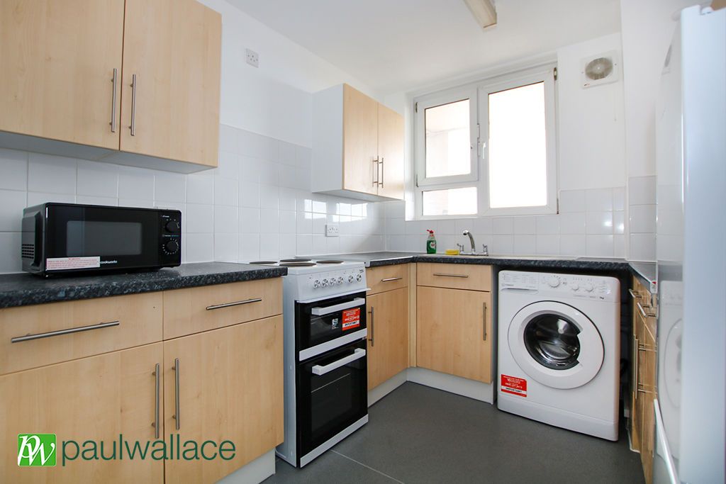 Property photo 3 of 6 Kitchen