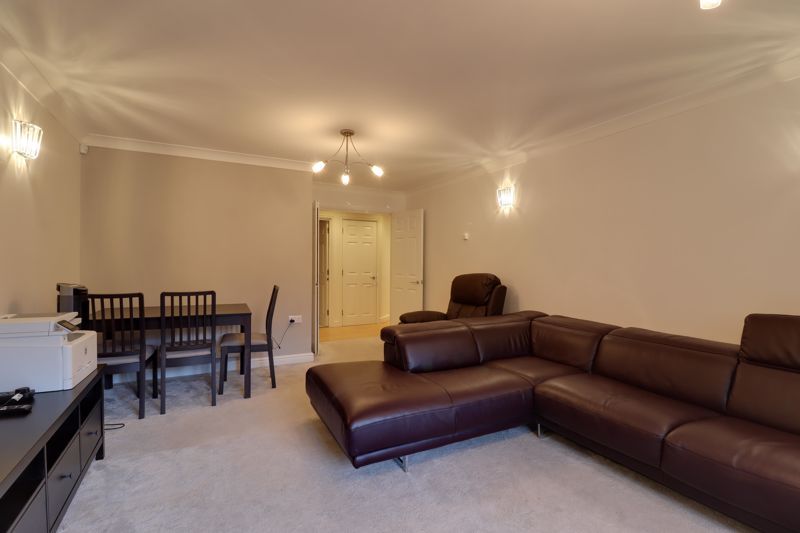 Property photo 3 of 7 Photo 9