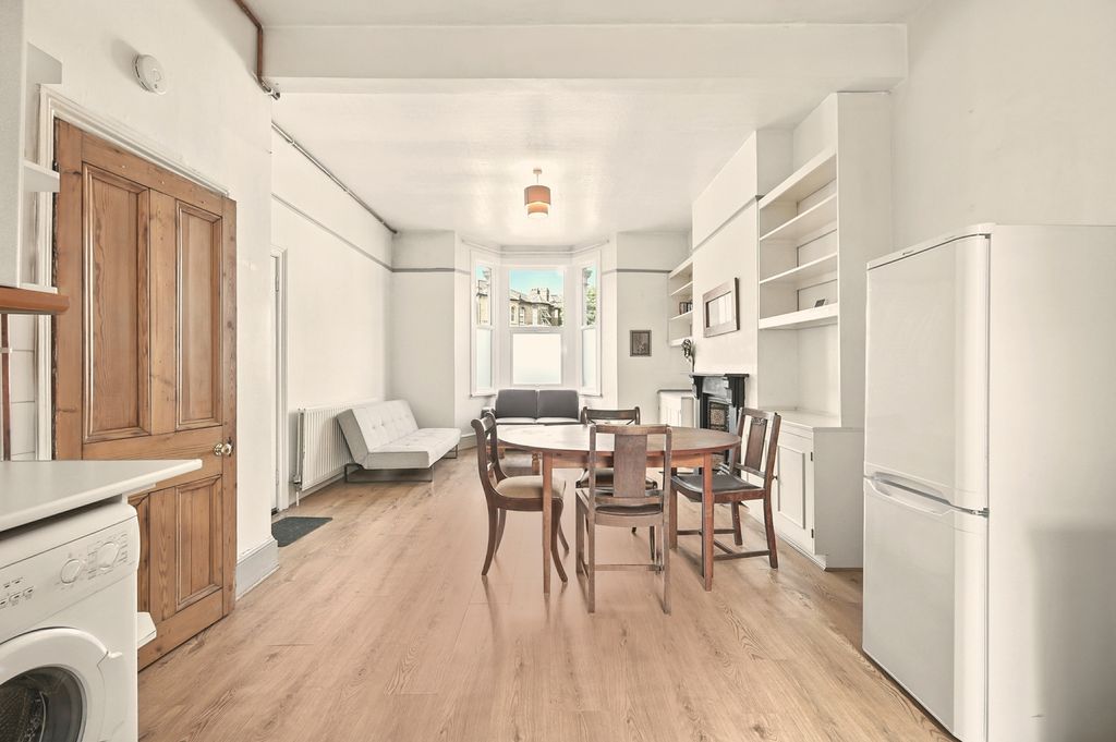 Property photo 3 of 14 Lounge/Diner