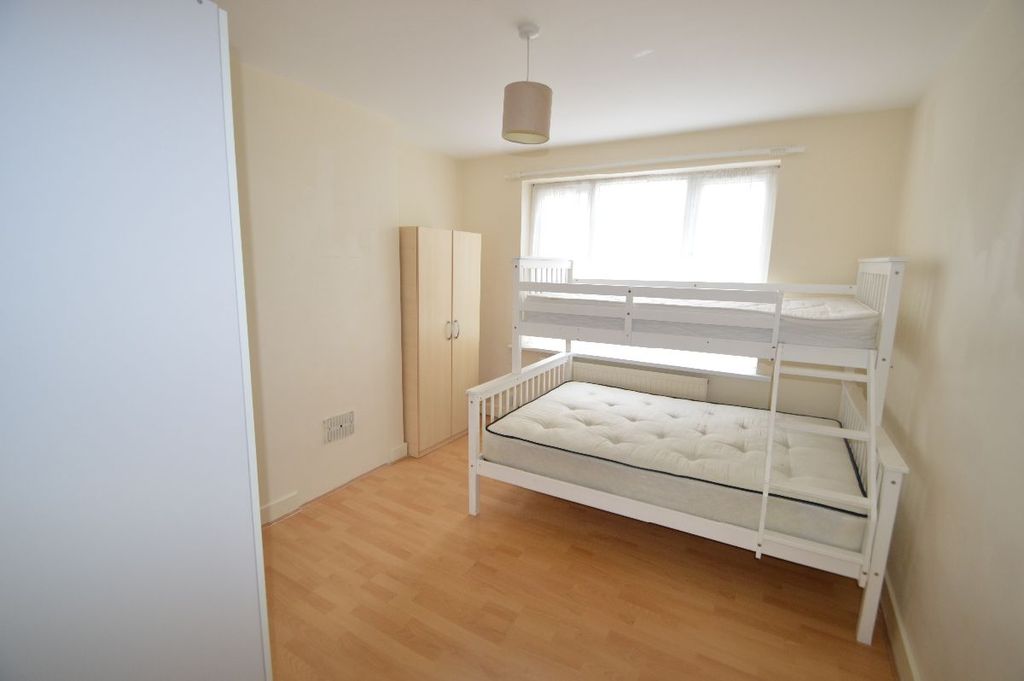 Property photo 2 of 5