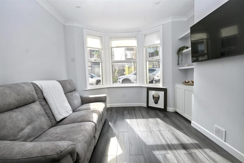 Property photo 2 of 12 2.Jpg