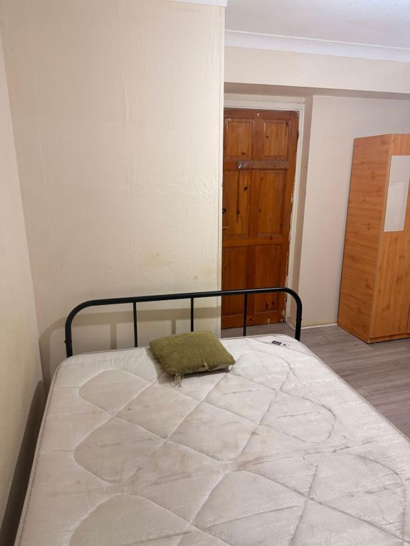 Property photo 1 of 2