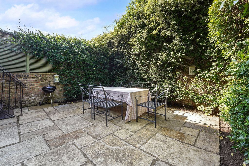Property photo 1 of 14 Garden