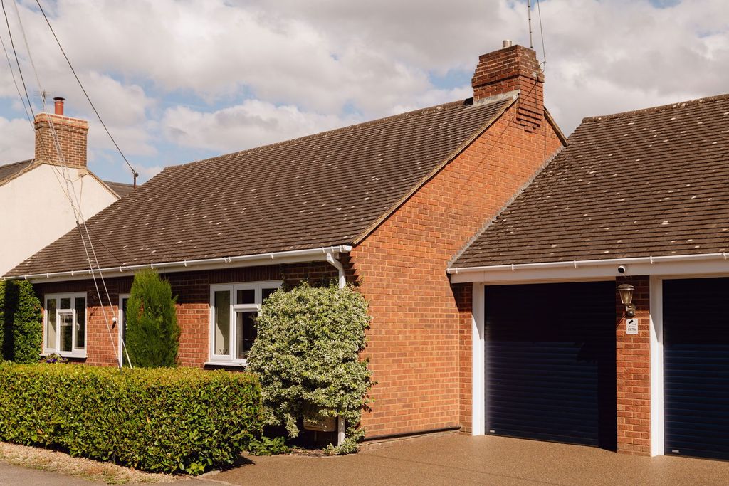 Property photo 1 of 28