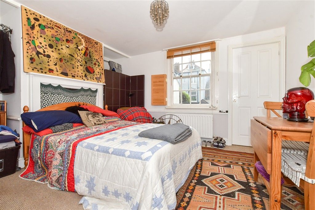 Property photo 2 of 9 Bedroom