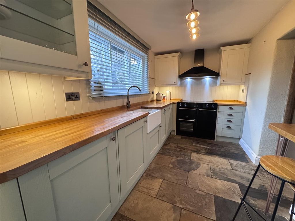 Property photo 2 of 27 Kitchen