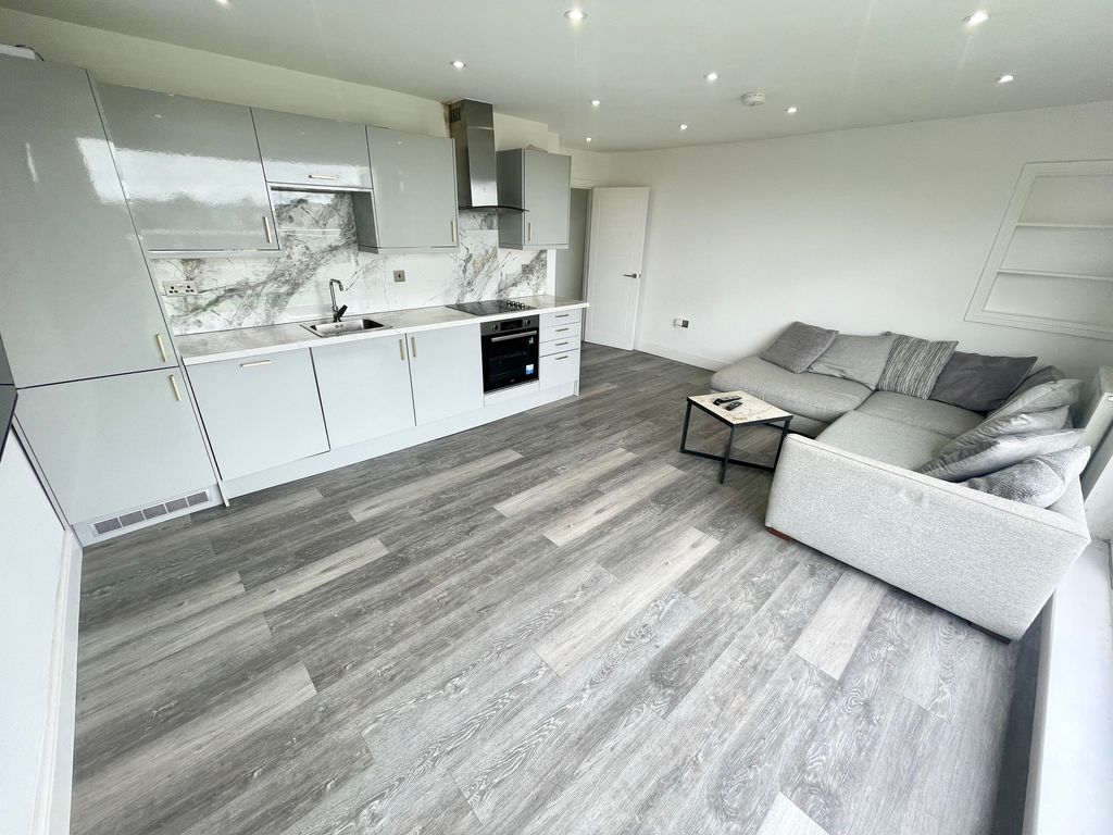 Property photo 2 of 11 Image