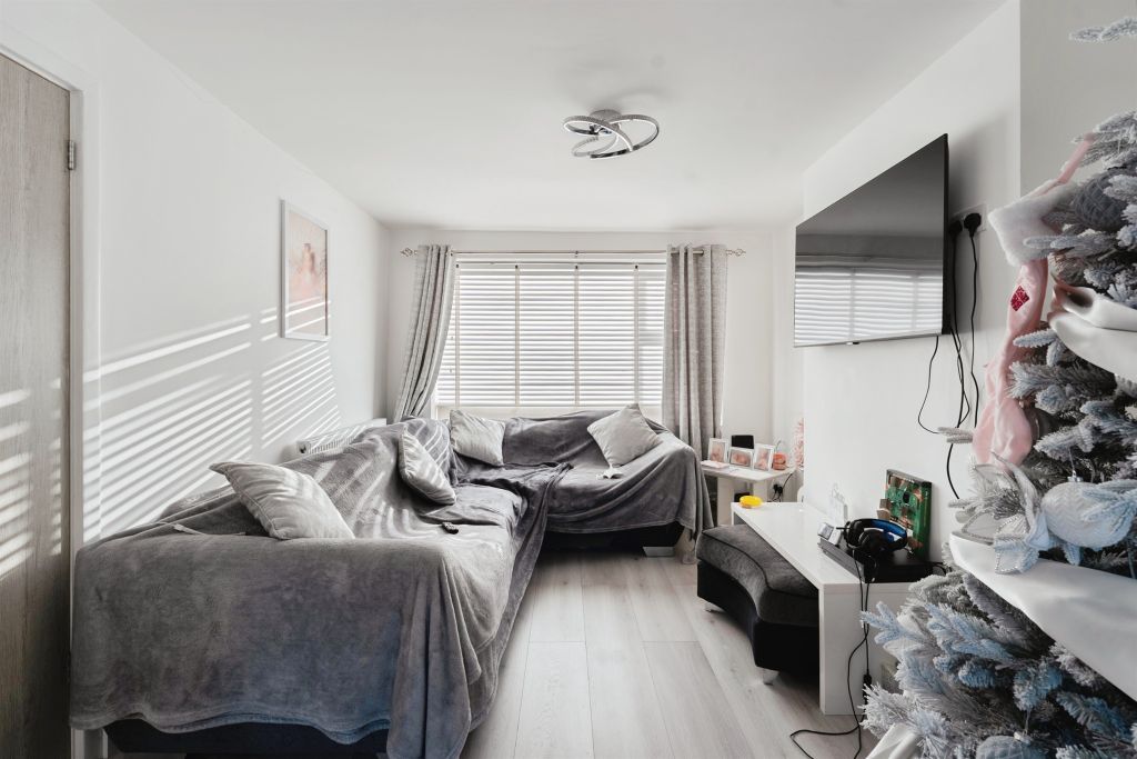 Property photo 2 of 20