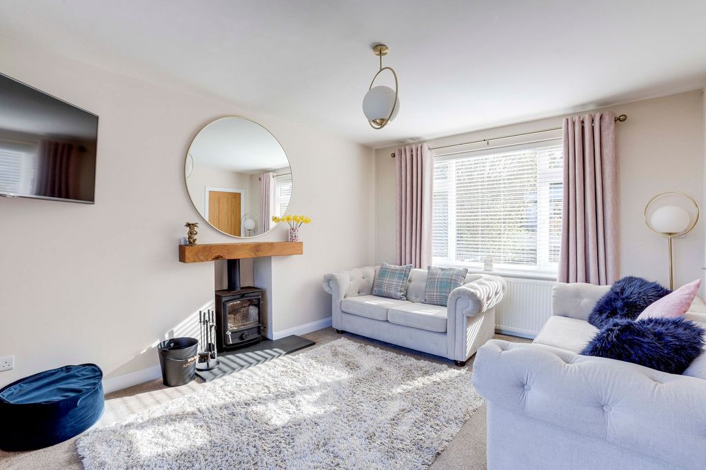 Property photo 2 of 26