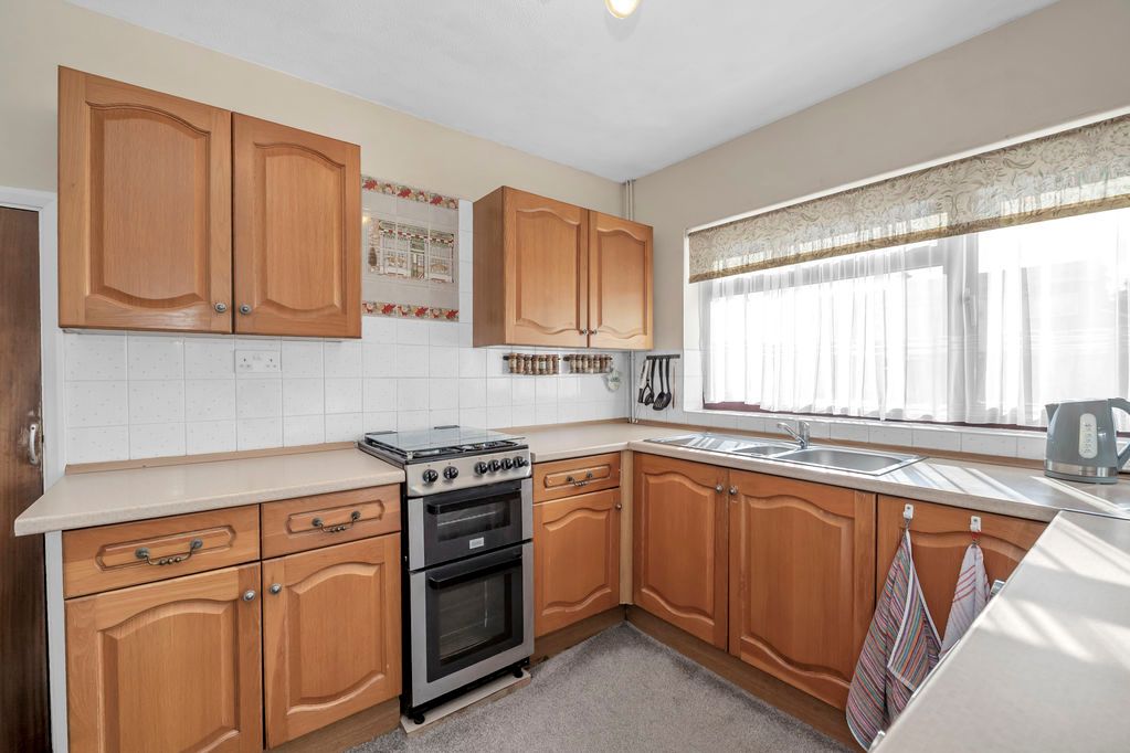 Property photo 2 of 14 Kitchen