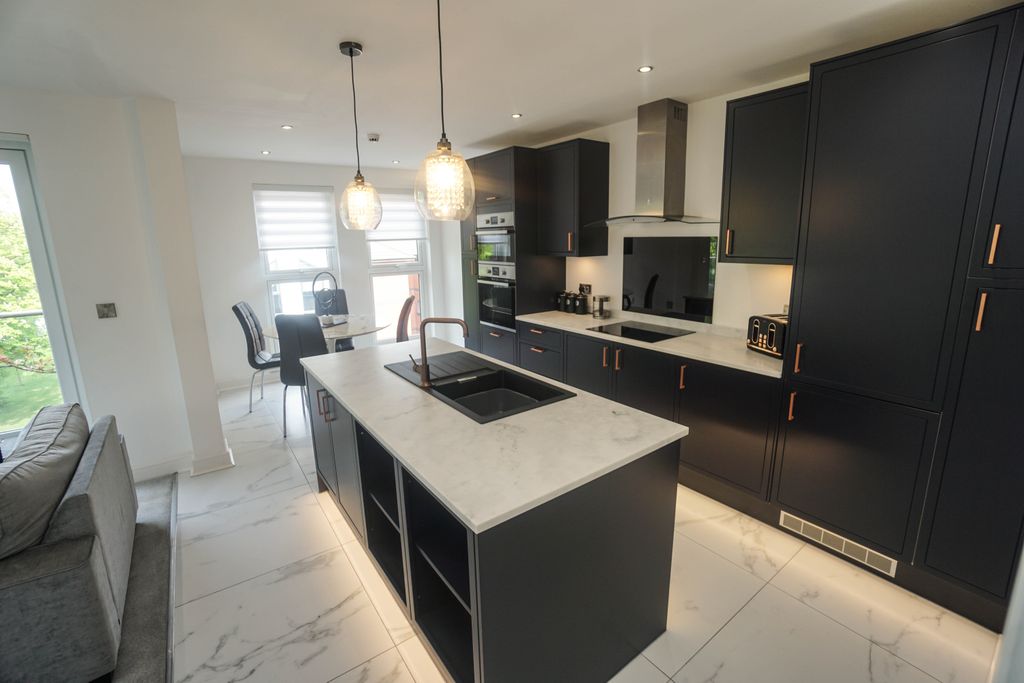 Property photo 2 of 16 Photo 23