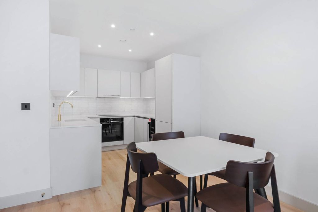 Property photo 2 of 29