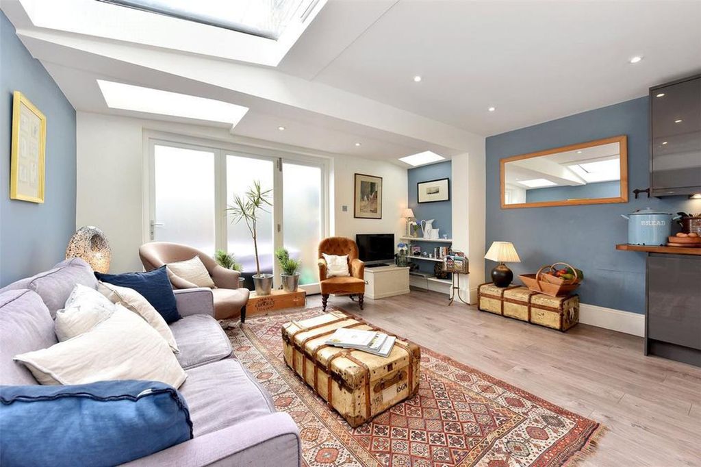 Property photo 3 of 13