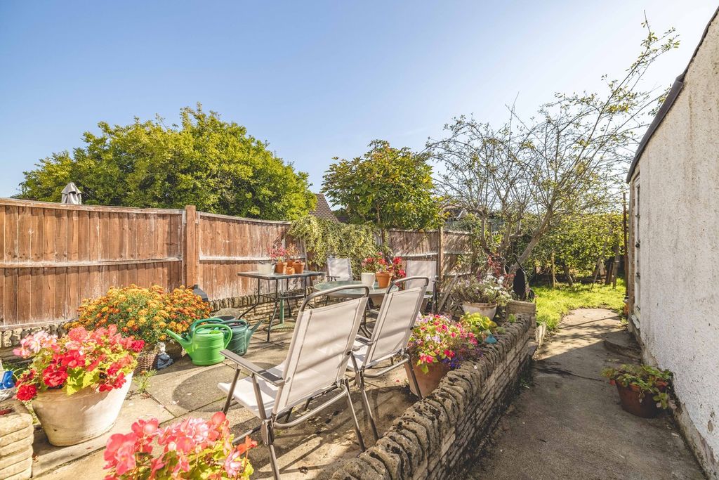 Property photo 2 of 22