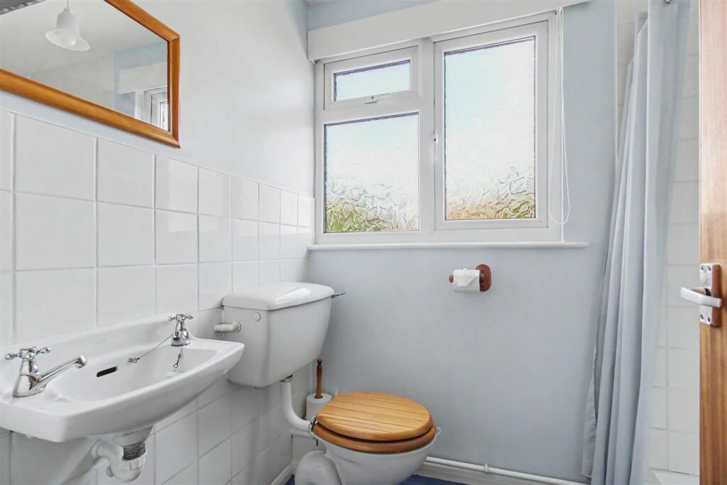 Property photo 2 of 21