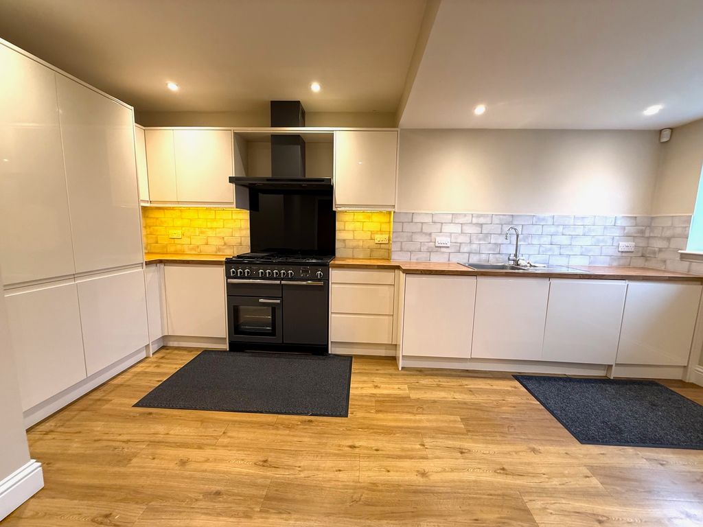 Property photo 2 of 13 Img_3636