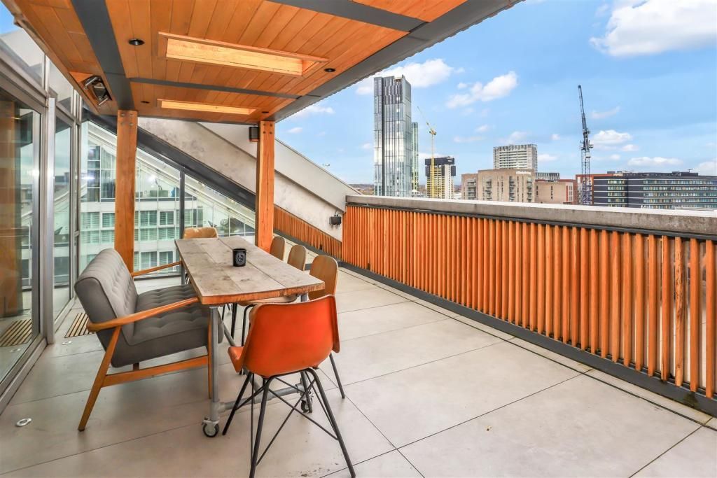 Property photo 2 of 25