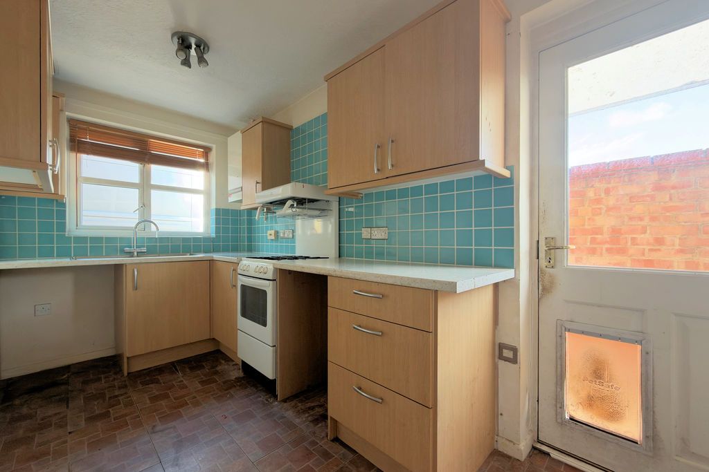 Property photo 3 of 14 Kitchen