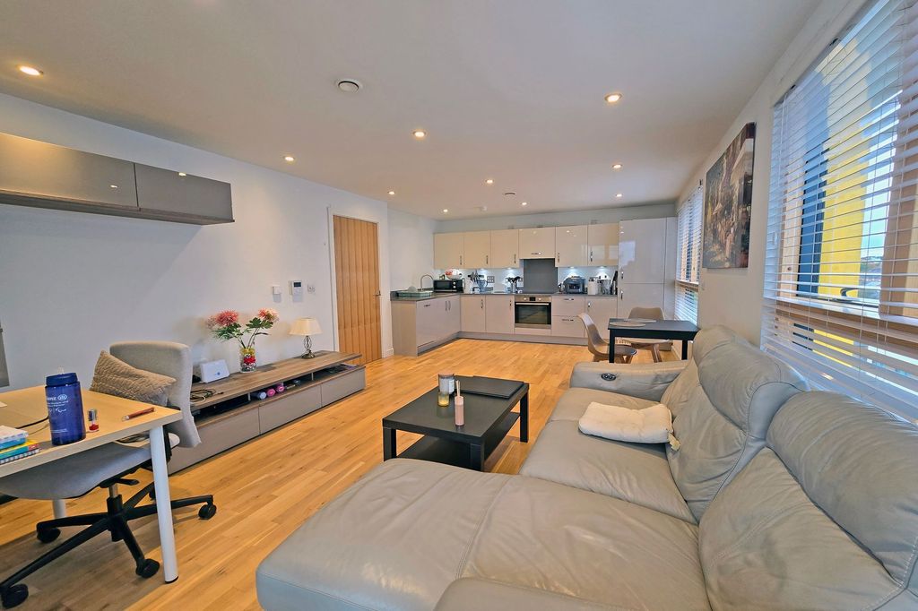 Property photo 2 of 18