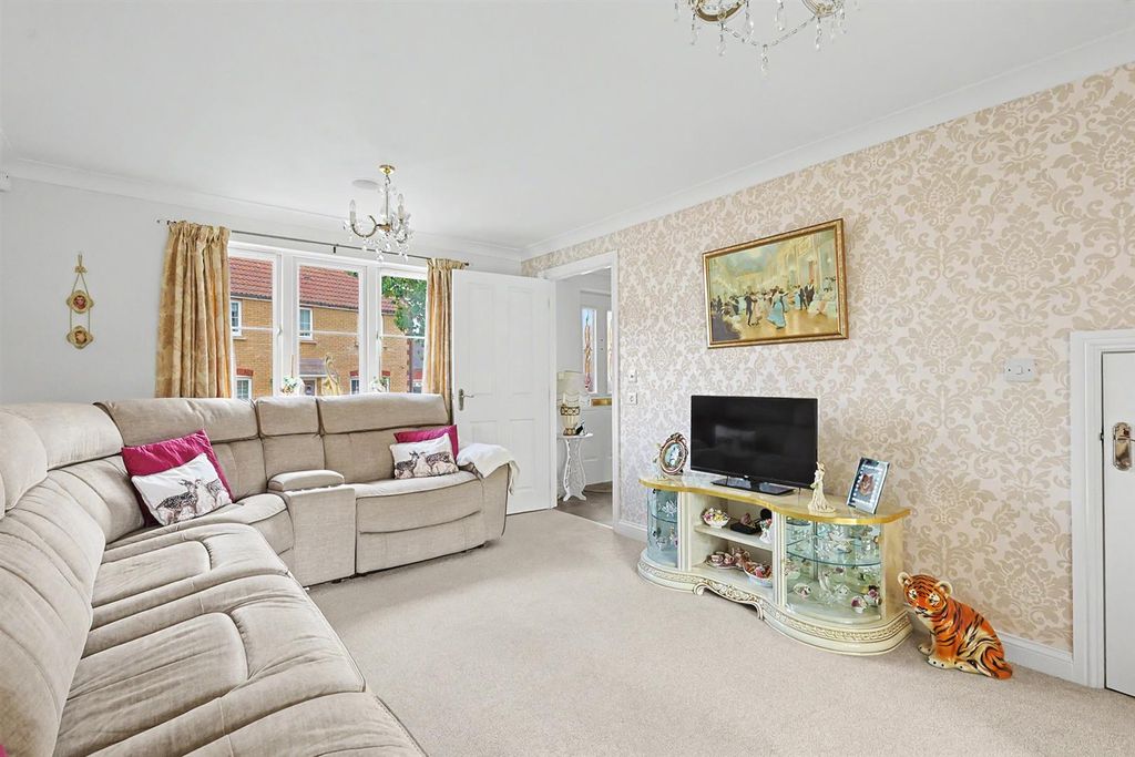 Property photo 3 of 16