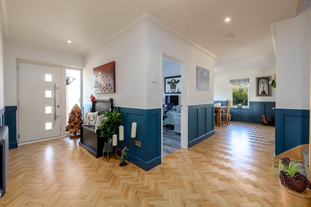 Property photo 3 of 24