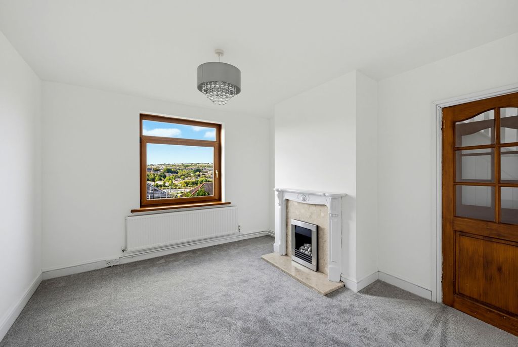 Property photo 3 of 46