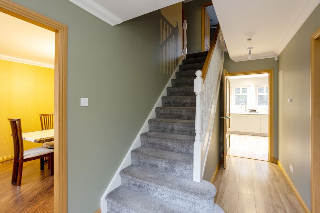 Property photo 2 of 42